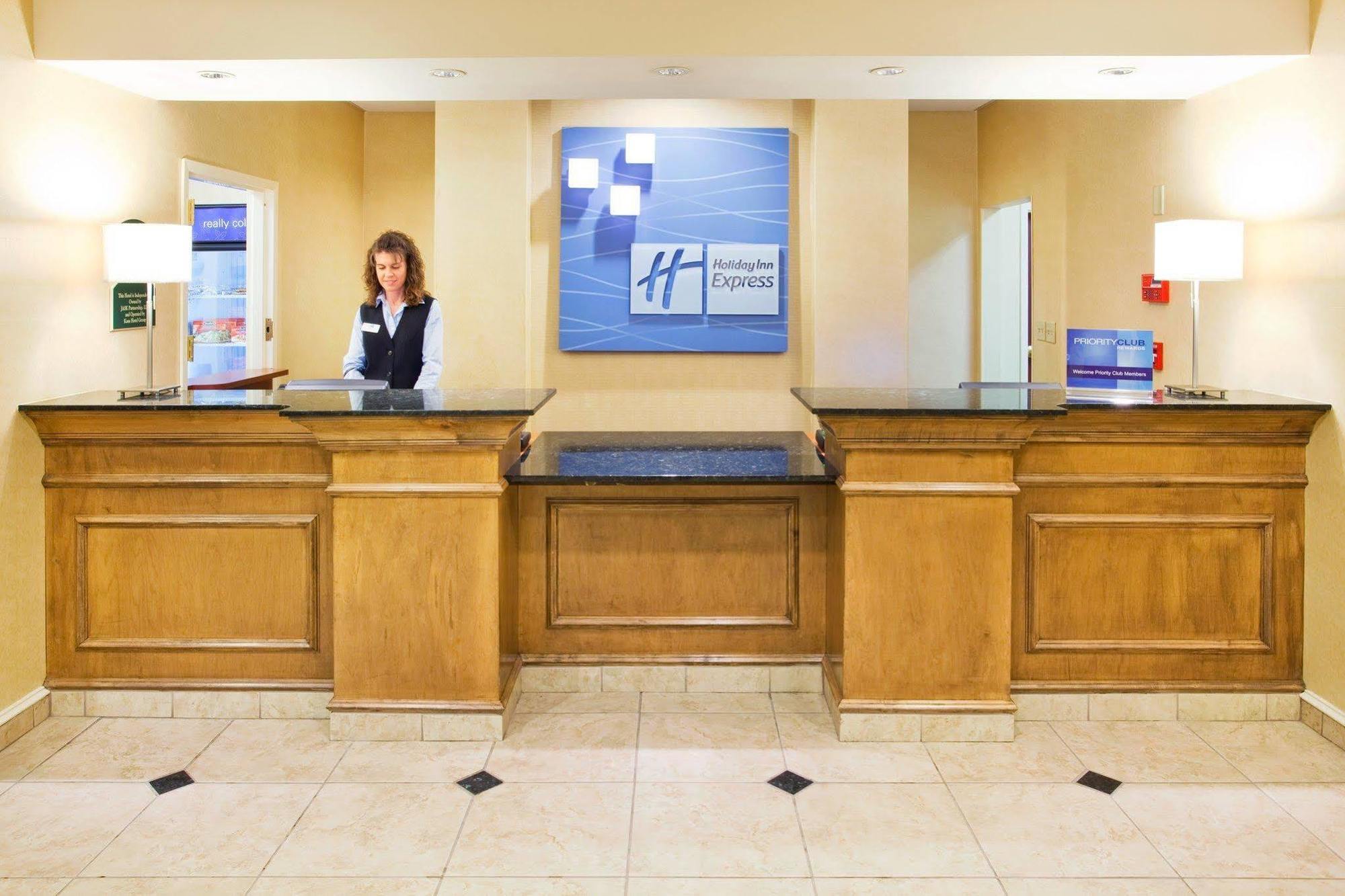 Holiday Inn Express Knoxville-Strawberry Plains By Ihg Ngoại thất bức ảnh