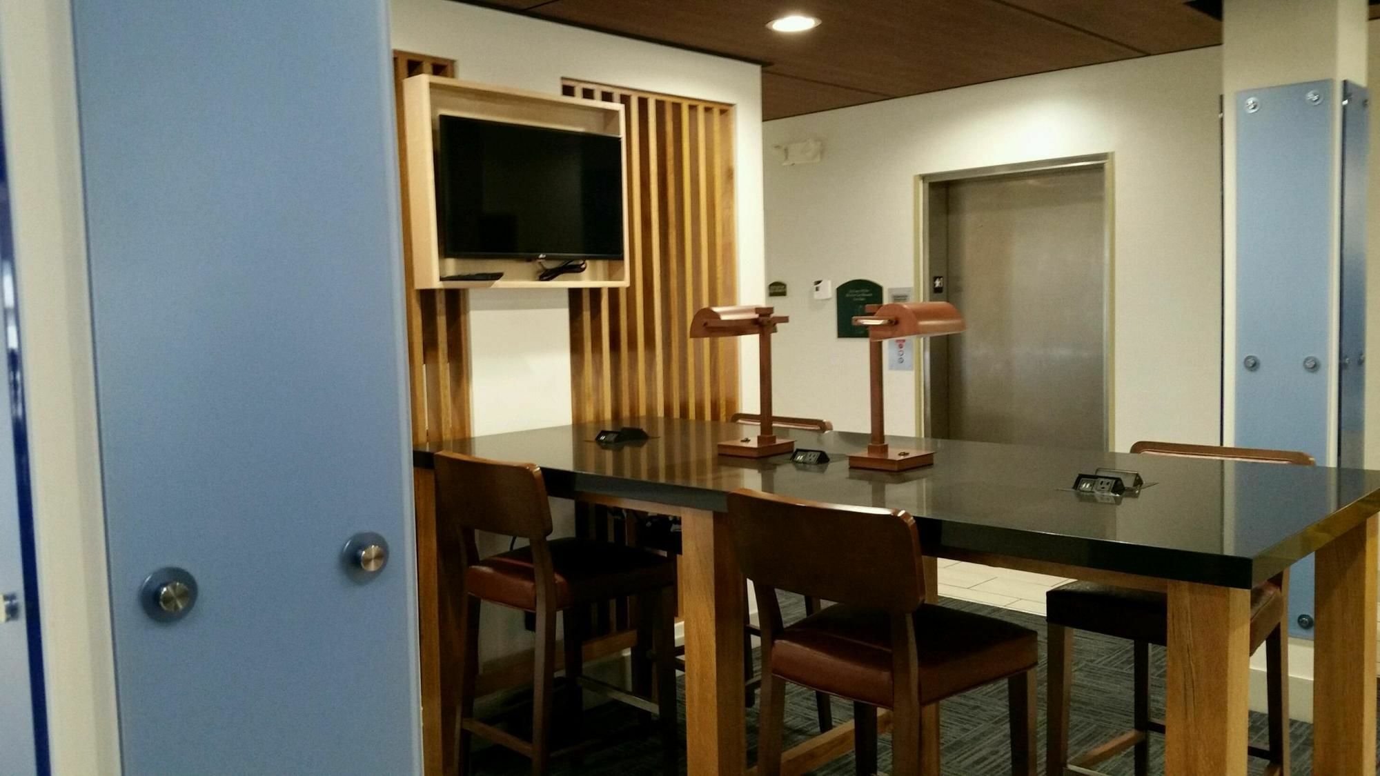 Holiday Inn Express Knoxville-Strawberry Plains By Ihg Ngoại thất bức ảnh