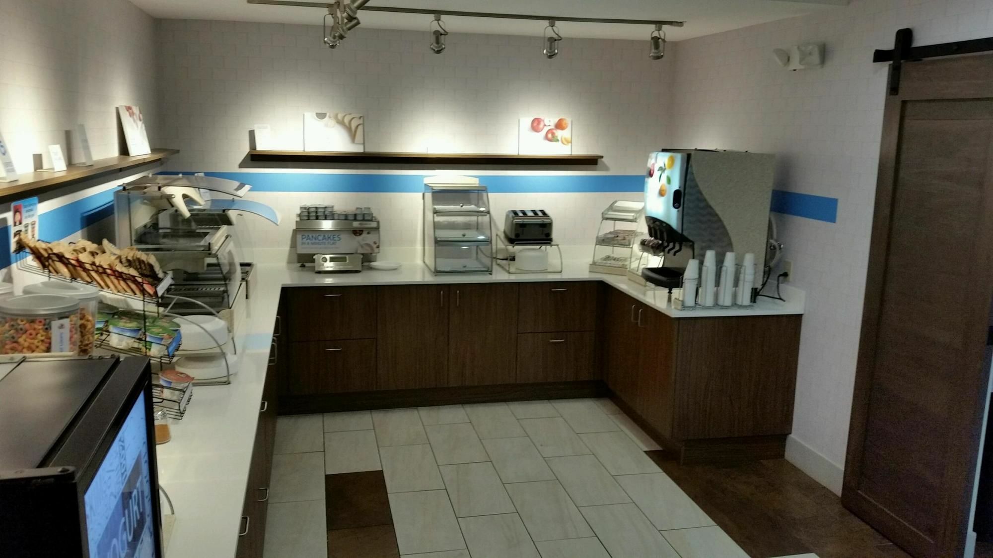 Holiday Inn Express Knoxville-Strawberry Plains By Ihg Ngoại thất bức ảnh